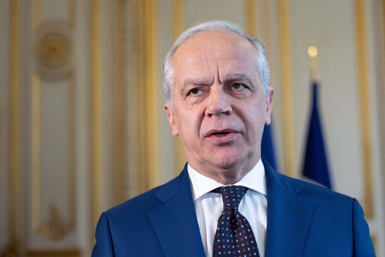Due poliziotti feriti, Piantedosi: “Necessario introdurre nuovi strumenti di tutela” Due poliziotti feriti, Piantedosi: “Necessario introdurre nuovi strumenti di tutela”
