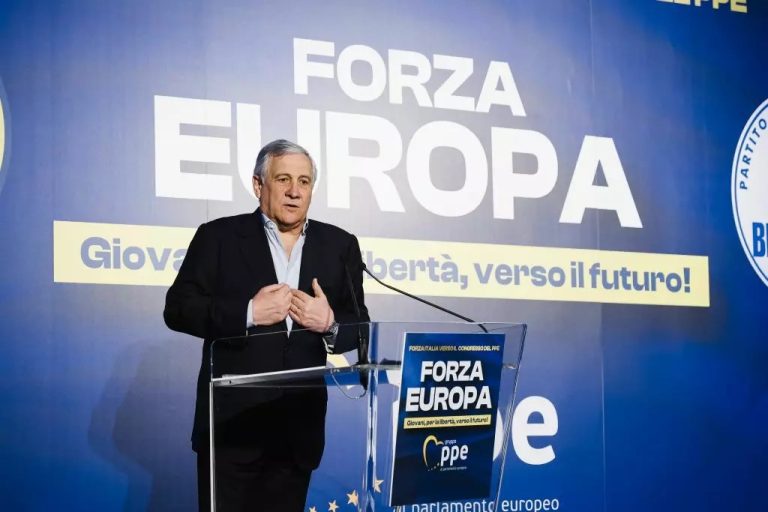 Dazi, Tajani: “Niente panico, evitare di reagire con ritorsioni a catena”