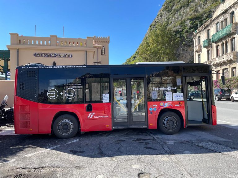 Regionale Sicilia, le novità di Trenitalia per le mete turistiche: c’è anche Taormina