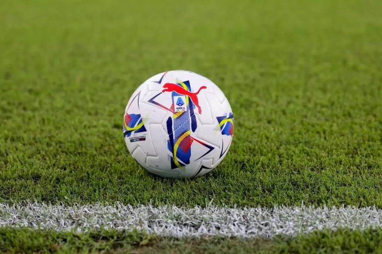 Il calcio si ferma per il Papa: rinviate tutte le partite di oggi