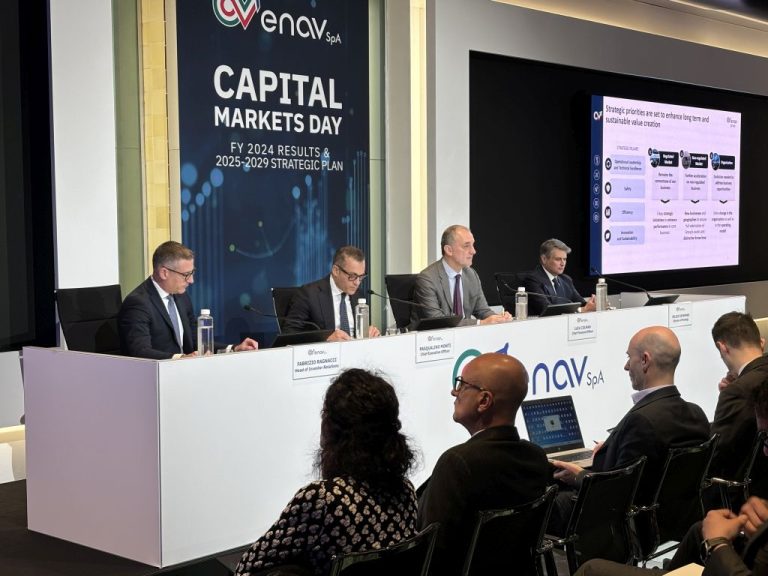 Enav, Piano industriale da 570 mln. Monti: “Darà grandi soddisfazioni” Enav, Piano industriale da 570 mln. Monti: “Darà grandi soddisfazioni”