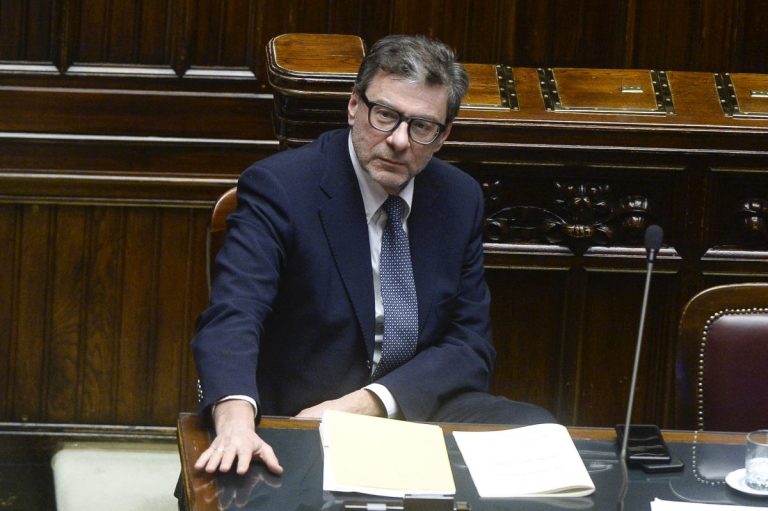Dazi, Giorgetti: “Serve approccio razionale, Governo deve portare interessi in Europa”