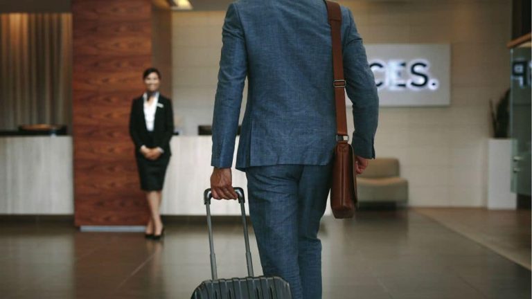 Imposta di soggiorno: il Comune di Taormina spinge per l’aumento del tax cap. Nel mirino i 5 stelle