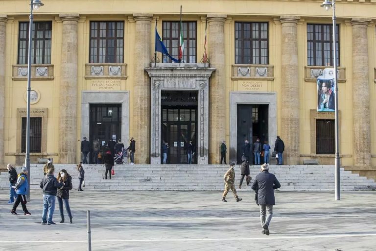 Messina, il giovane fermato per l’omicidio della studentessa ha confessato davanti al gip Messina, il giovane fermato per l’omicidio della studentessa ha confessato davanti al gip