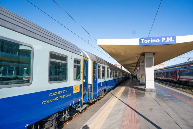 A Pasqua torna il treno Sicilia Express che collega la Sicilia al Piemonte: c’è anche Taormina