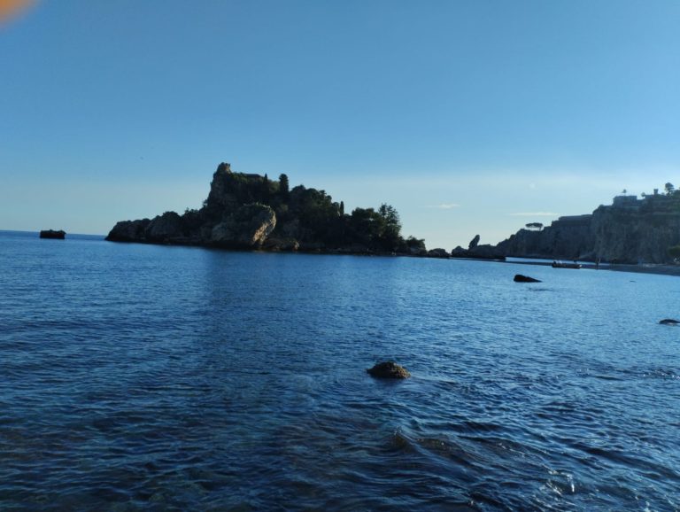 Esperienze o eredità? Il “sogno” di De Luca e il futuro incerto del patrimonio culturale di Taormina