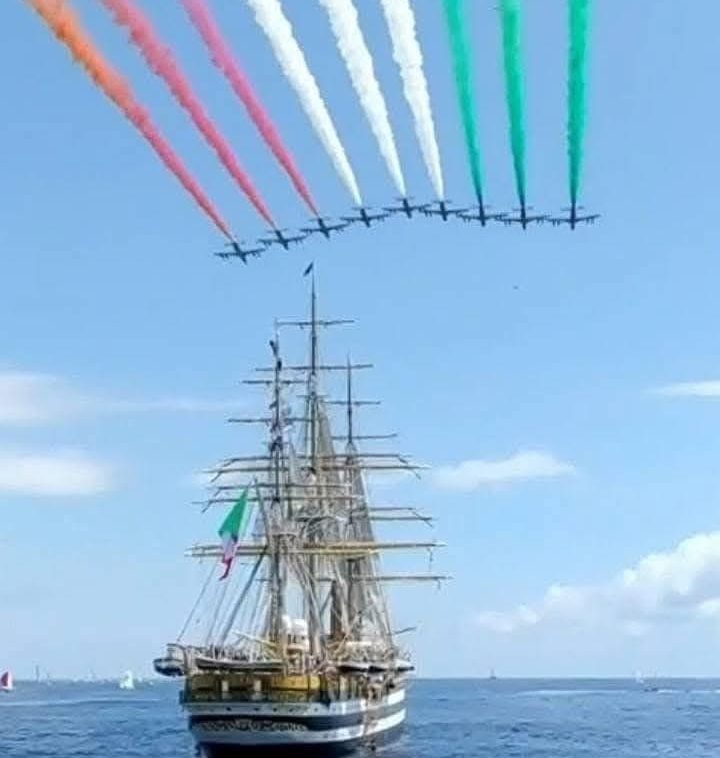 Airshow 2025 a Catania: oltre 200mila spettatori per Frecce Tricolori e Amerigo Vespucci