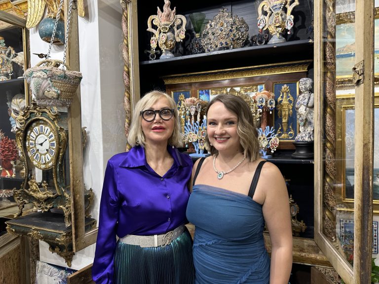 L’eleganza dei gioielli d’arte di Remigia Abela da Art Leone Taormina