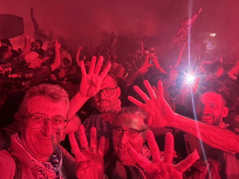 Napoli campione d’Italia, festa per 1 milione di tifosi. Anche Taormina tra i 100mila in piazza Plebiscito