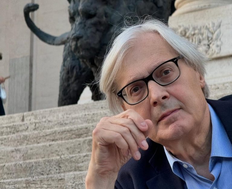 Sgarbi dimesso dall’ospedale: messaggi di affetto anche da Taormina