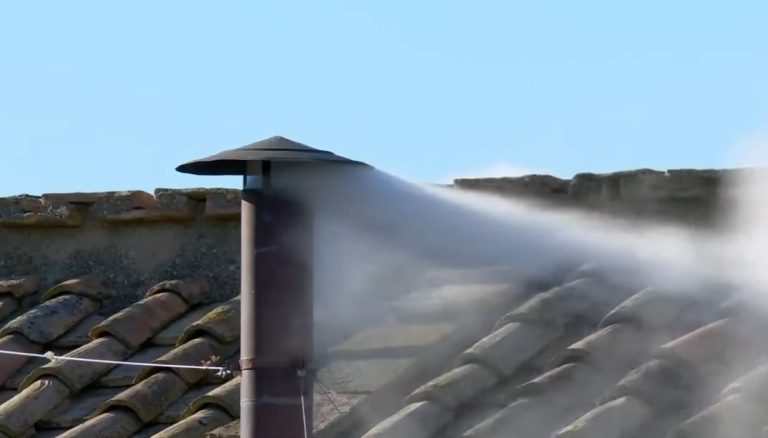 Fumata bianca alle 18:07, il nuovo Papa è stato eletto