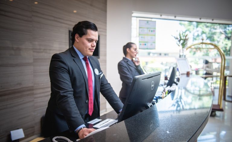 Federalberghi: “Chi applica i contratti pirata rischia sanzioni per oltre 40 mila euro”