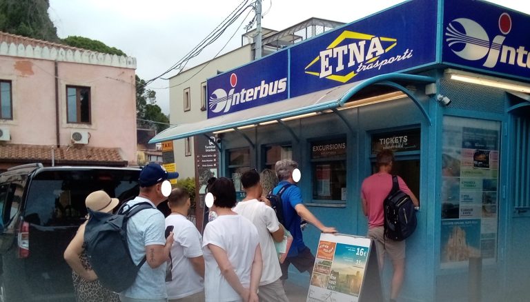 Taormina, vile aggressione di un turista a una lavoratrice Interbus