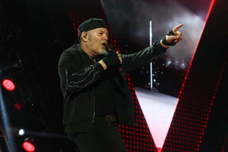 Vasco a Messina, tutto pronto per il concerto: “Stasera facciamo esplodere di gioia lo stadio San Filippo!”