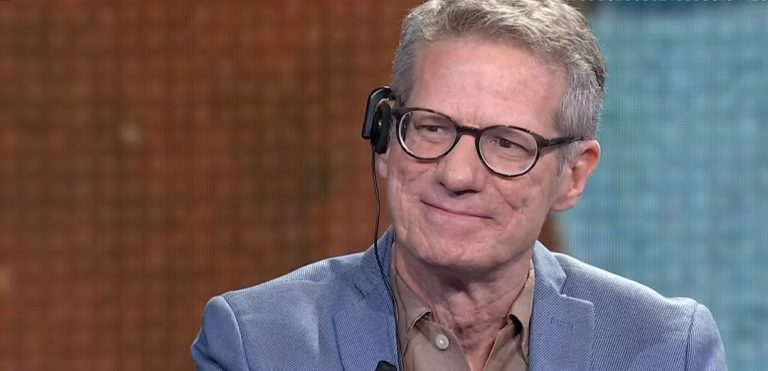 Peter Cameron a Taormina nel giorno più lungo dell’anno: premio alla carriera al Teatro Antico