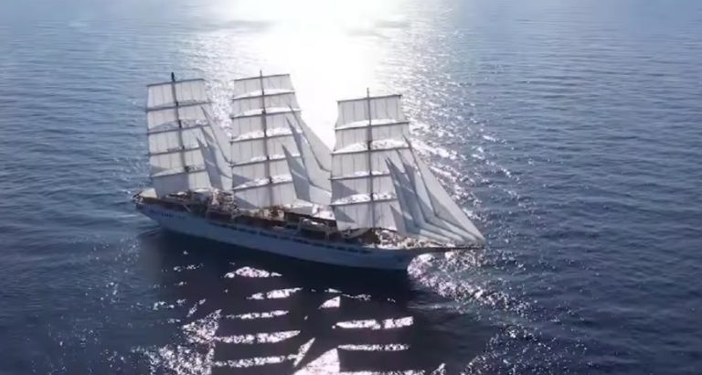 A Taormina ecco Sea Cloud Spirit, uno dei velieri più grandi del mondo