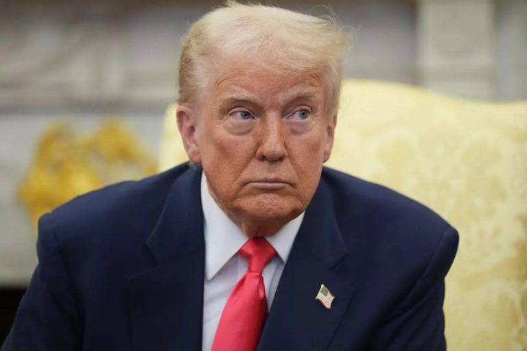 Trump intensifica le deportazioni di immigrati: “Adempiamo al nostro mandato” Trump intensifica le deportazioni di immigrati: “Adempiamo al nostro mandato”