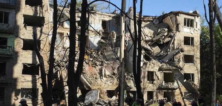 Ucraina: sventati almeno due attentati contro Zelensky