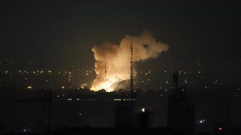 Israele attacca Iran: colpiti siti nucleari, Teheran risponde