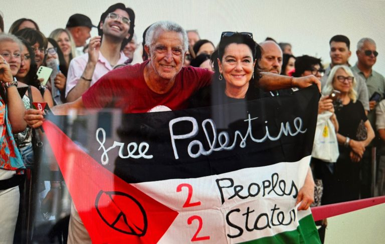 Accorinti: “Da Taormina al mondo, Free Palestine! Basta con la guerra” Accorinti: “Da Taormina al mondo, Free Palestine! Basta con la guerra”