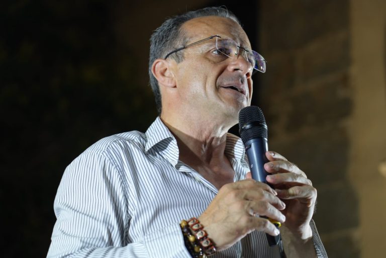 De Luca: “Vi spiego i contributi a Sud chiama Nord. Regolari e previsti negli statuti di tutti i partiti”