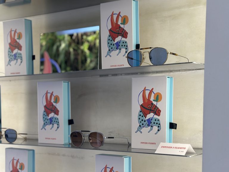 Eyepetizer x Feliciotto: Taormina ispira la nuova capsule tra arte, design e luce mediterranea Eyepetizer x Feliciotto: Taormina ispira la nuova capsule tra arte, design e luce mediterranea
