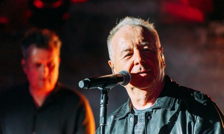 Successo travolgente per i Simple Minds a Taormina con un doppio sold out al Teatro Antico