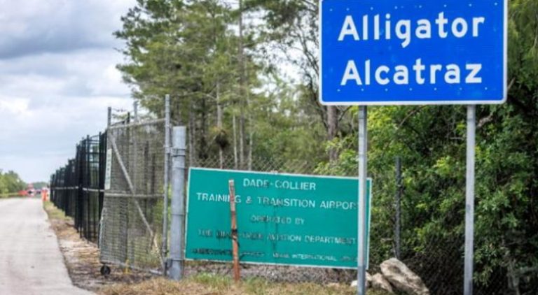 Un 45enne di Taormina detenuto nel centro migranti “Alligator Alcatraz” negli Usa: “E’ un campo di concentramento”