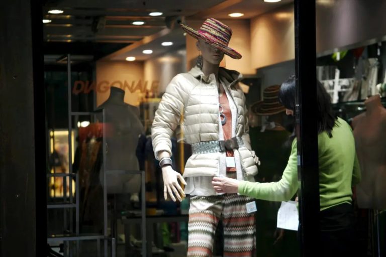 Giugno negativo per i consumi, -0,7%. La Sicilia è la quarta regione (+0,6%)