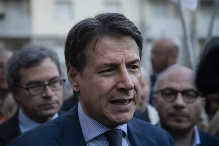 Inflazione, Conte: “Famiglie continuano a perdere potere d’acquisto”