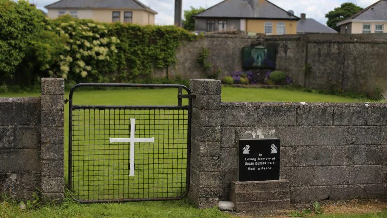 Irlanda, saranno riesumati i resti dei bambini della “casa delle madri”