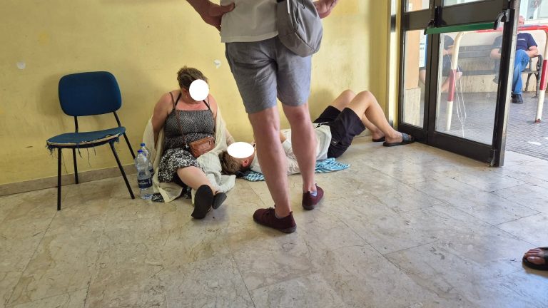 Ospedale di Taormina, foto choc: la politica vuole continuare a “giocare”?