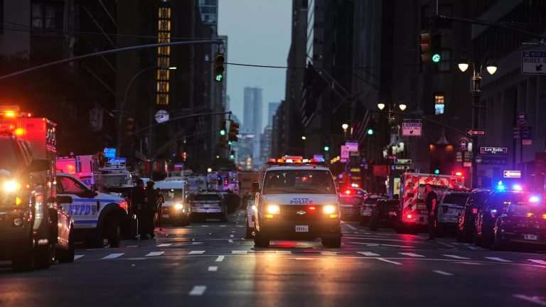 Usa: sparatoria in un edificio a Manhattan, 5 morti