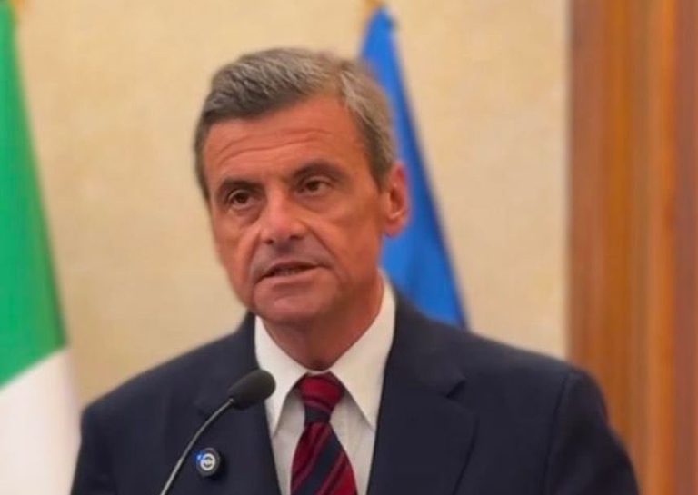 Calenda: “L’Europa cadrà, dibattito miserabile al Senato”