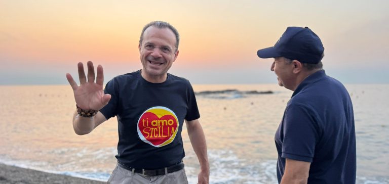 De Luca: “A Taormina prima di me cucine da campo in spiaggia. Non voglio fare il fascistello…”