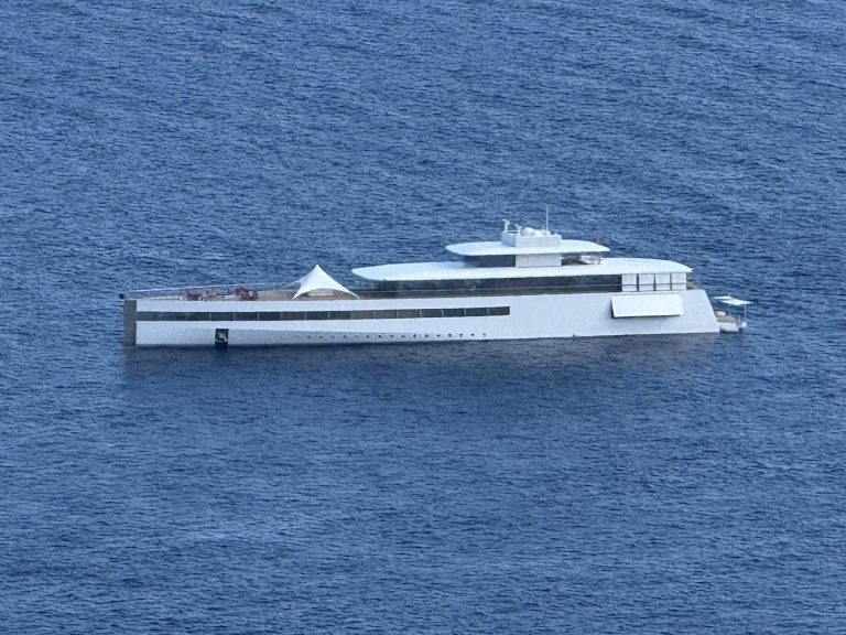 Il mega-yacht Venus di Steve Jobs a Taormina
