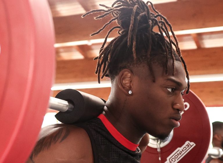 Leao ancora ai box, il Milan non vuole rischiarlo