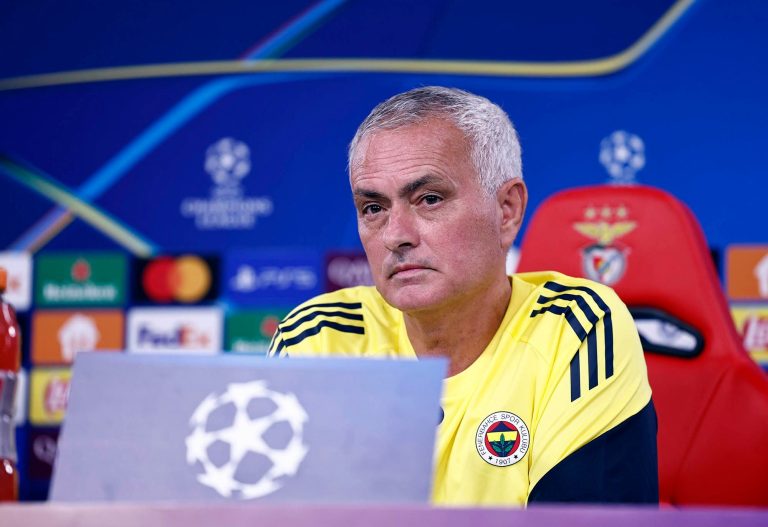 Benfica, ufficiale: José Mourinho è il nuovo allenatore, contratto fino al 2027