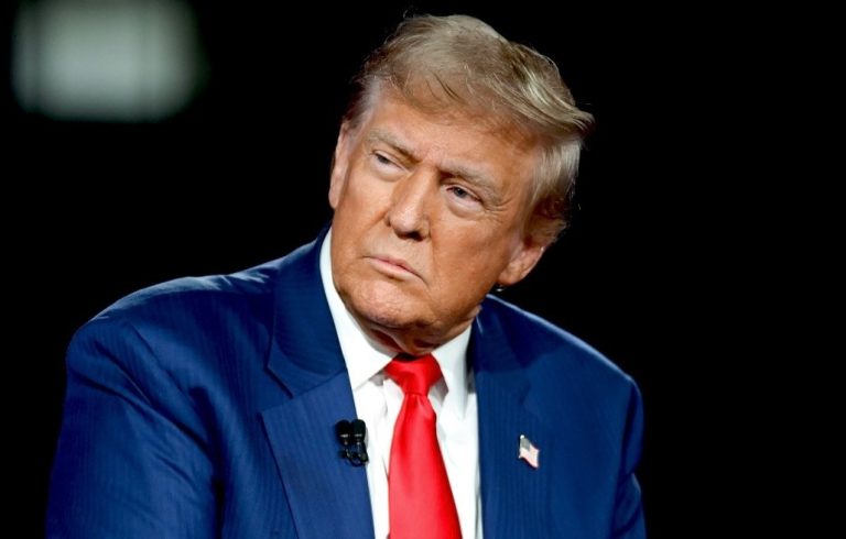 Ucraina, il “piano Clementoni” di Trump è fallito. Dal Nobel al Tapiro è un attimo, la pace è un miraggio