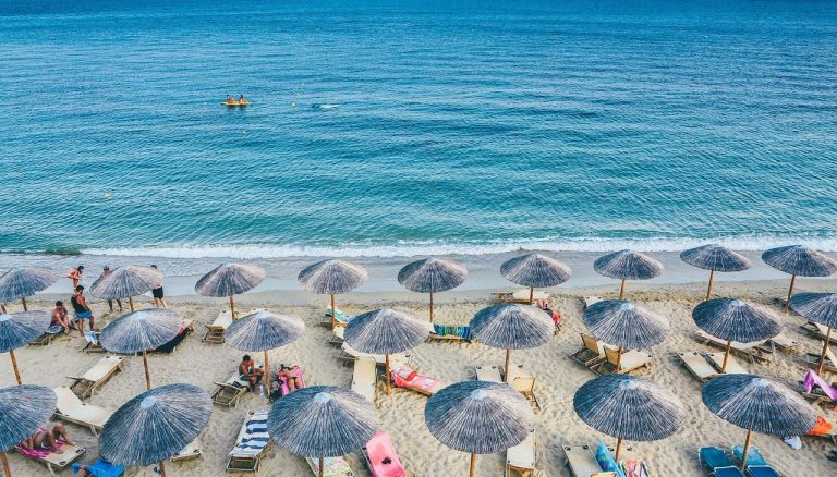 Lidi vuoti: l’estate 2025 è quella del “caro ombrellone” Lidi vuoti: l’estate 2025 è quella del “caro ombrellone”