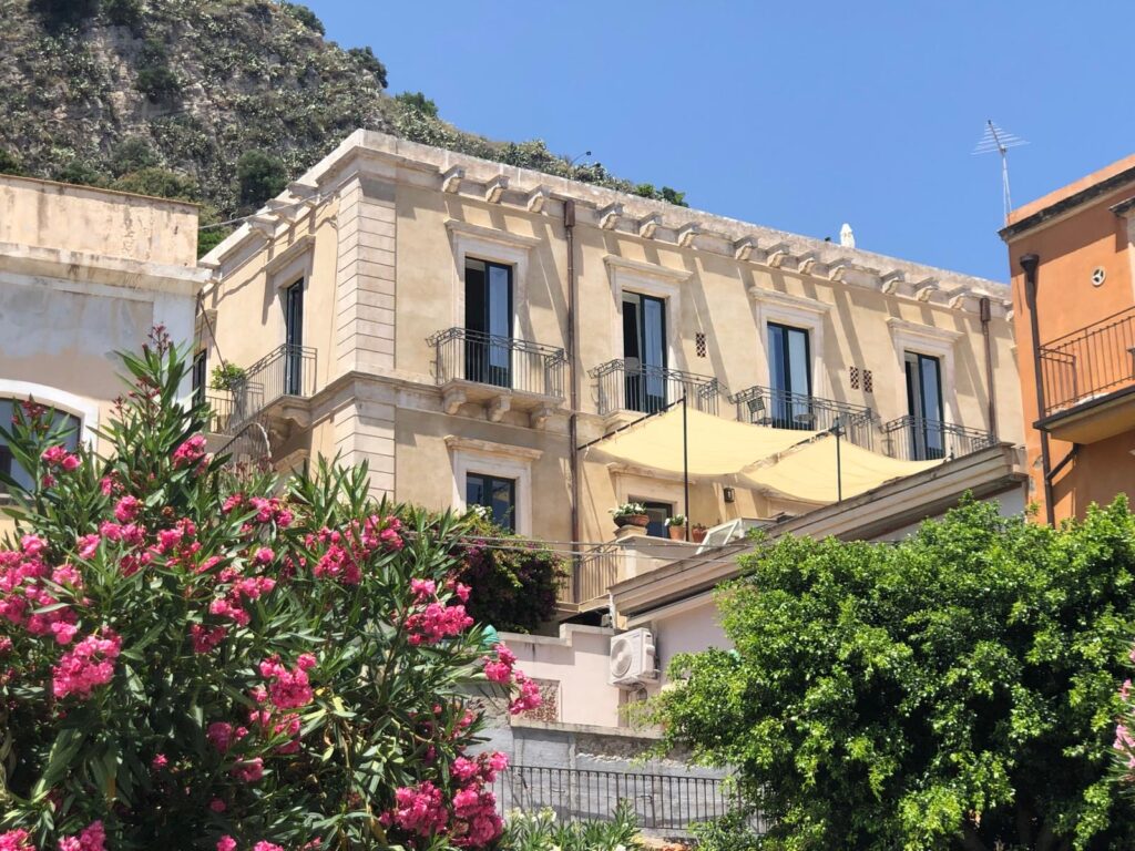 Taormina, "Animal Rush": l'intimità domestica dell'intimismo pittorico di Alessandro Florio 1 01 Foto Villa Mabel