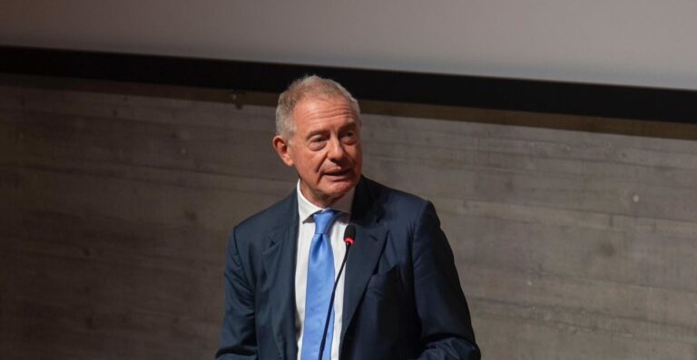 Urso: “Niente veto su futuro Armani, ma auspico resti italiana”