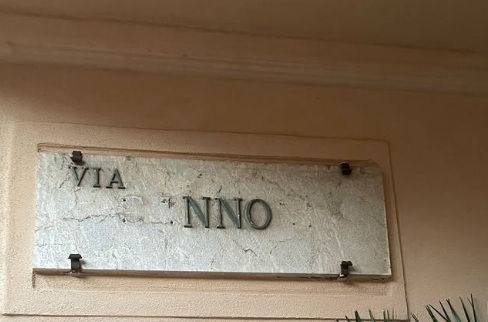 Bolognari punge ancora De Luca: “A Taormina c’è una scala del cuore, peccato non abbia più un nome…”