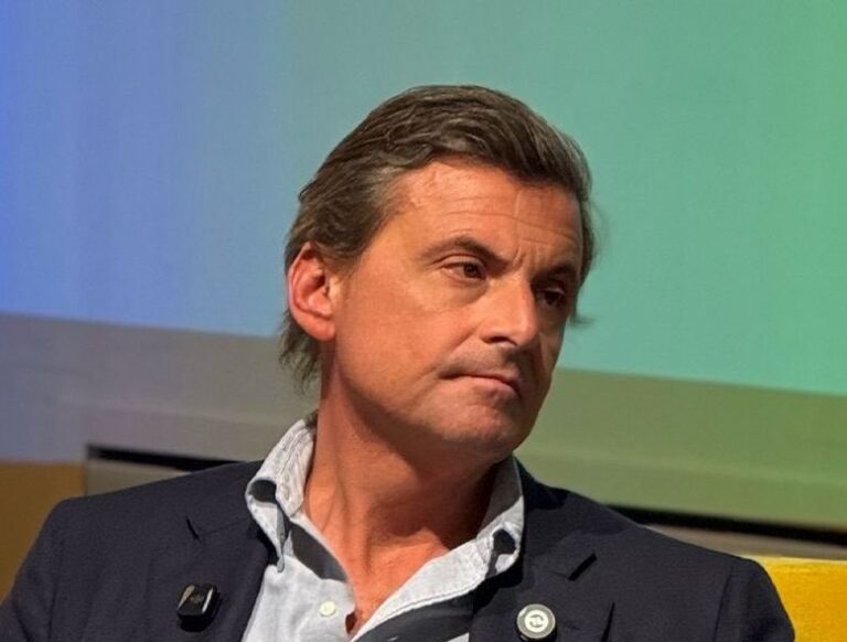 Calenda: “Ora si parla soltanto di referendum. E i veri problemi del Paese?”