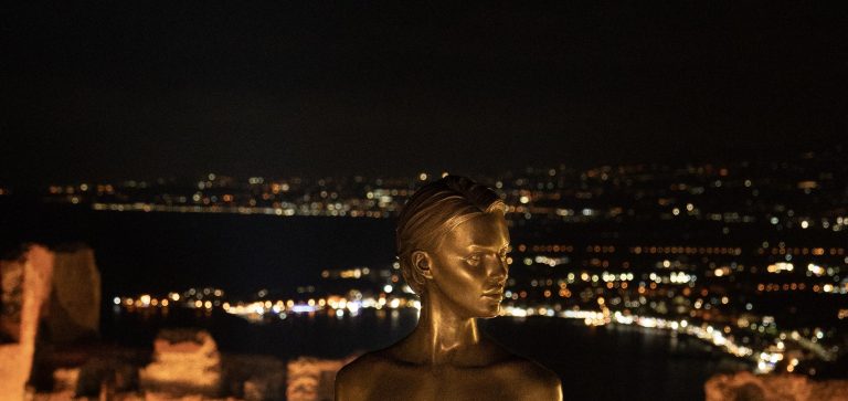 Jago incanta Taormina: la mostra “Gesti scolpiti” è un successo
