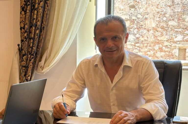 De Luca: “A Taormina con me +70% di entrate tributarie. Mai presentato da lupo trasvestito da agnello…”