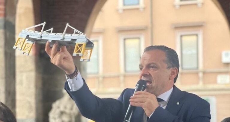 Ponte, bordata di De Luca al governo: “Rimane una chimera, Messina non può subirne la realizzazione”