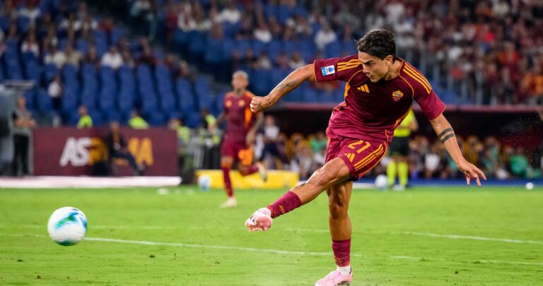 Roma, Dybala torna tra due settimane