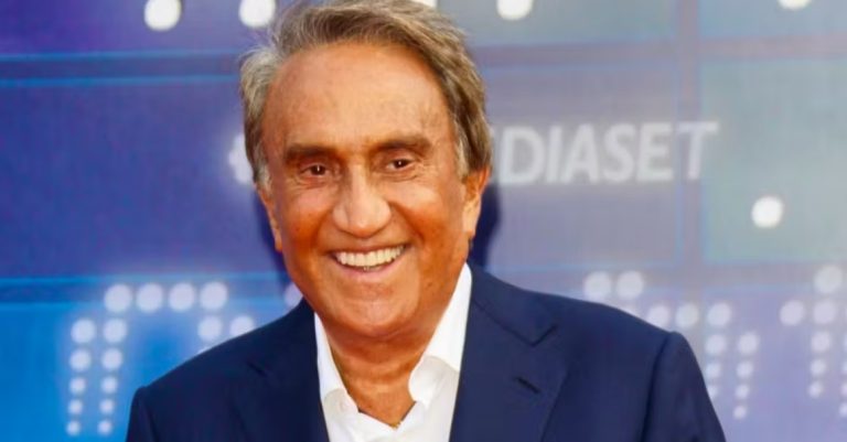 Addio a Emilio Fede: “L’incontro magico a Taormina con Audrey Hepburn e poi il viaggio insieme…”