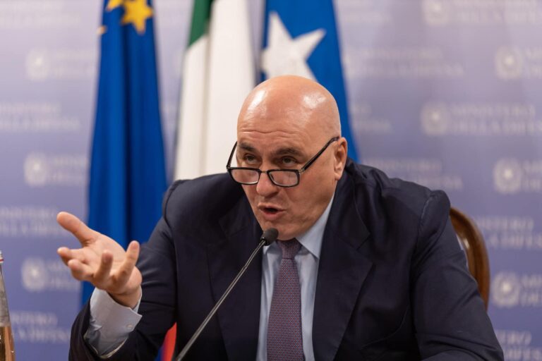 Crosetto a Flotilla: “Forzare blocco navale comporterebbe pericoli elevatissimi e non gestibili”